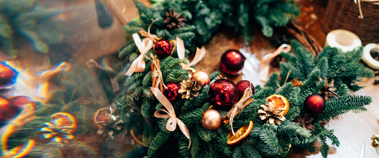 The Fascinating History of the Christmas Wreath - Plant Store